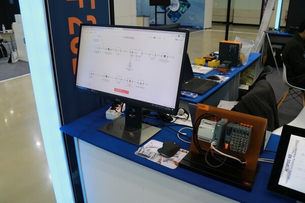 X20 Edge 컨트롤러는 리눅스 기반으로 설계돼 오픈소스툴과 연동 가능하며, AI 분석 엔진과 실시간 데이터베이스를 내장했다. [사진=인더스트리뉴스]<br>