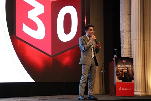 다쏘시스템코리아 배재인 CRE 본부장은 “솔리드웍스는 단순한 3D 설계 도구를 넘어 시뮬레이션, 협업 도구인 PDM, 시각화, 전장 설계, 제조에 이르기까지 설계부터 제조까지 풀 포트폴리오를 구축해왔다”고 강조했다. [사진=인더스트리뉴스]<br>